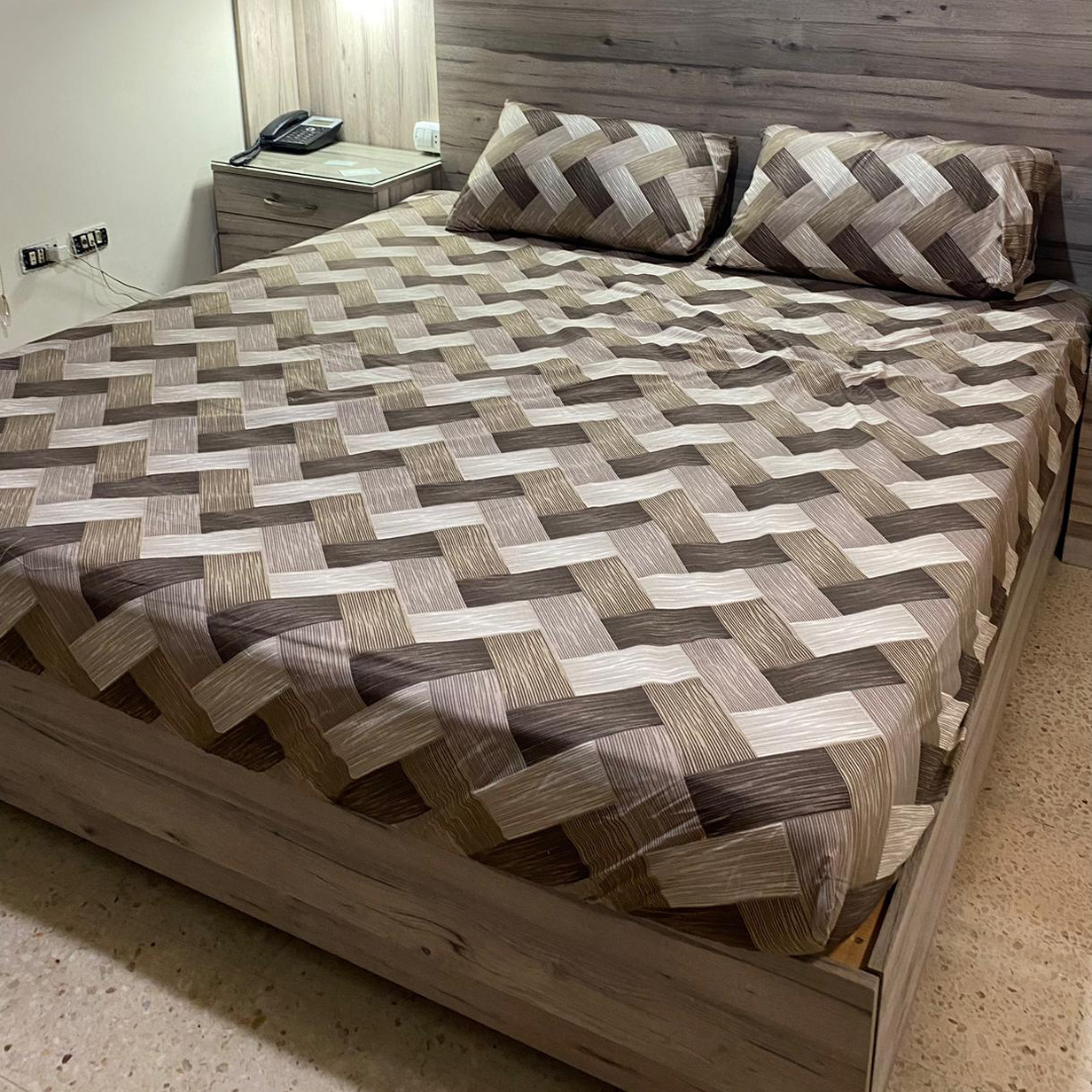 Geometric bedsheet (شرشف مغيط)